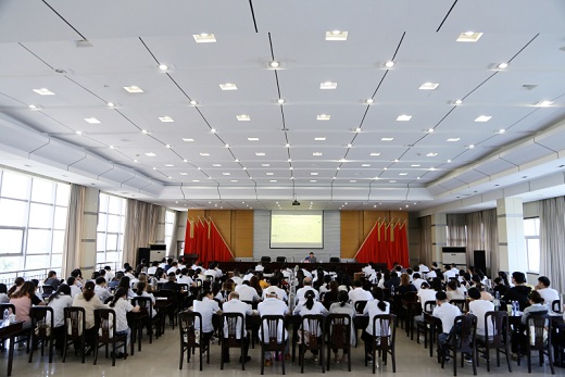 集團公司給財務審計人員配制“營養套餐”