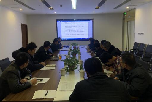 全國人大代表丁宏鎖接受人民網記者專訪    關注培養“工匠”和“二孩”