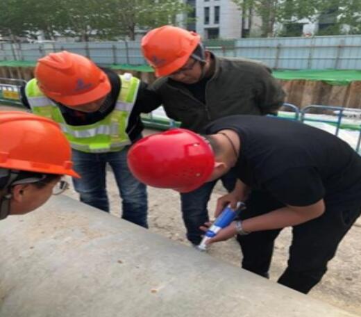 胡啟生率隊來氮肥廠督查高溫天安全生產工作