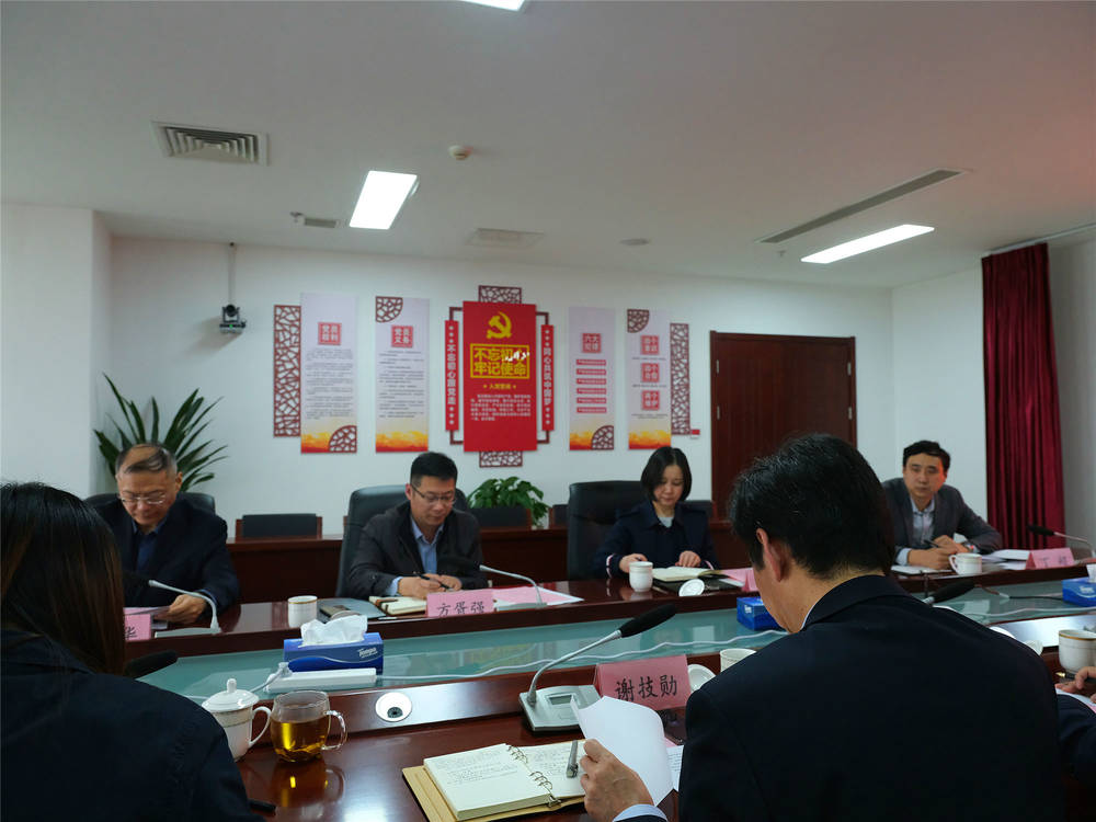 劉亞東調研六國產業(yè)扶貧項目